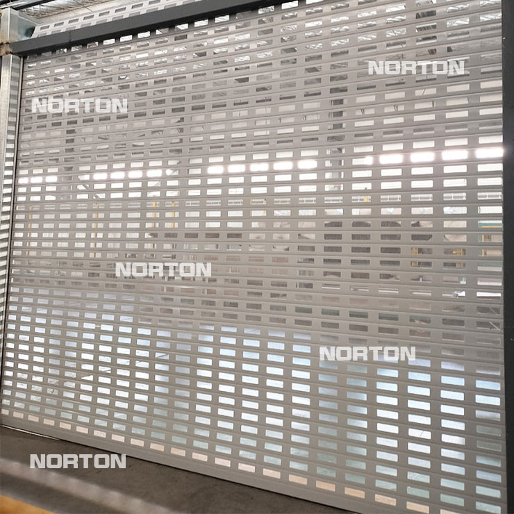 Aluminium Mesh volvuntur in ostium