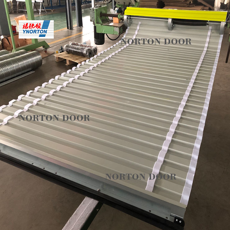 Storage unitas structuram volumine-sursum ostium